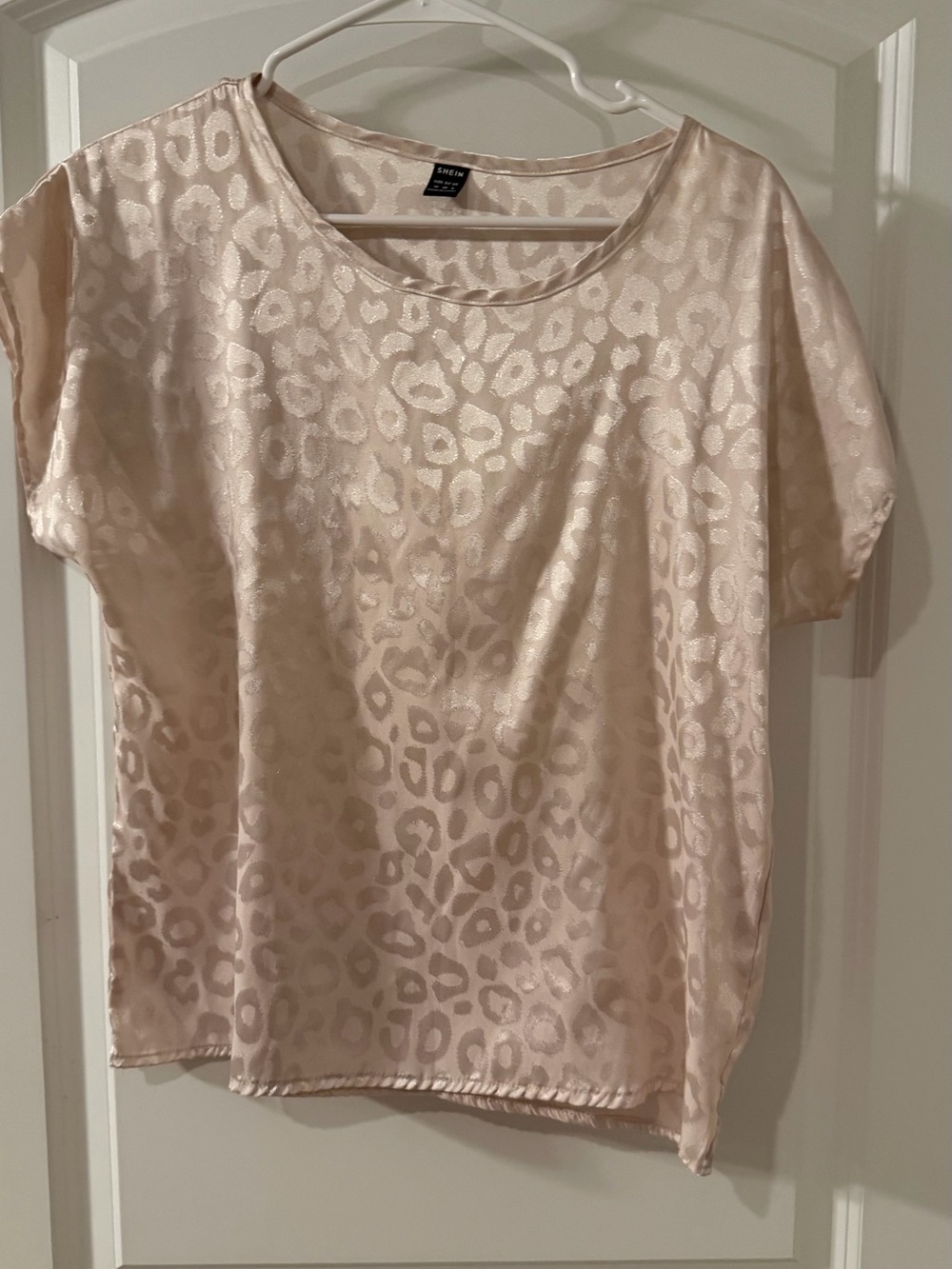 SHEIN Pale Blush Leopard Jacquard Short Sleeve Top